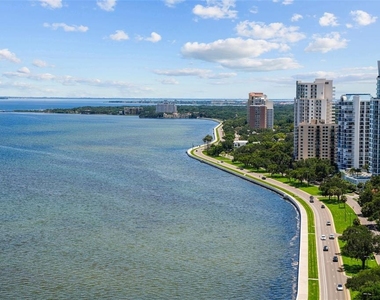 3101 Bayshore Boulevard - Photo Thumbnail 9