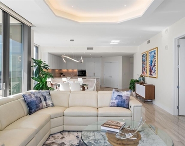 3101 Bayshore Boulevard - Photo Thumbnail 14