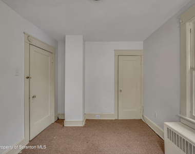 105 Spring Street W - Photo Thumbnail 8