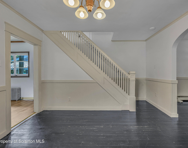 105 Spring Street W - Photo Thumbnail 13