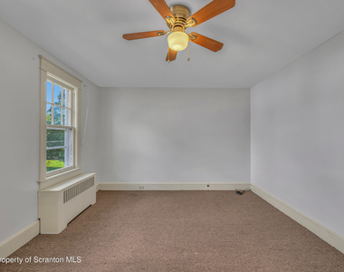 105 Spring Street W - Photo Thumbnail 11