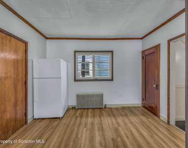 105 Spring Street W - Photo Thumbnail 15