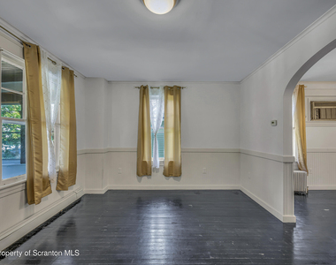 105 Spring Street W - Photo Thumbnail 1