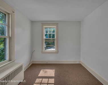 105 Spring Street W - Photo Thumbnail 7
