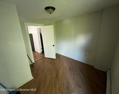 610 Ferdinand Street - Photo Thumbnail 10