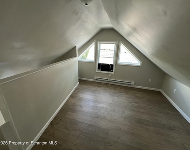 610 Ferdinand Street - Photo Thumbnail 6