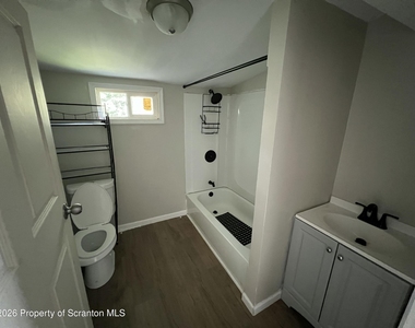 610 Ferdinand Street - Photo Thumbnail 8