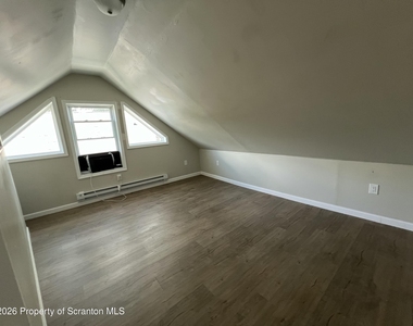 610 Ferdinand Street - Photo Thumbnail 7