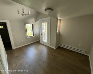 610 Ferdinand Street - Photo Thumbnail 3