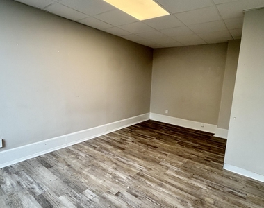 102 Delaware Avenue - Photo Thumbnail 4