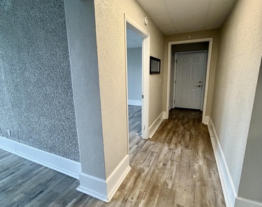 102 Delaware Avenue - Photo Thumbnail 12