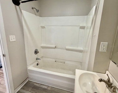 102 Delaware Avenue - Photo Thumbnail 11