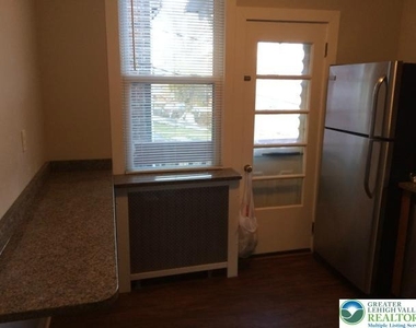 1324 W Broad Street - Photo Thumbnail 4
