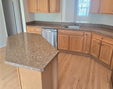 3550 Penfield Way - Photo Thumbnail 3