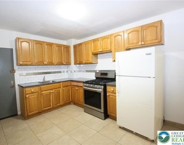 320 N Law Street - Photo Thumbnail 10