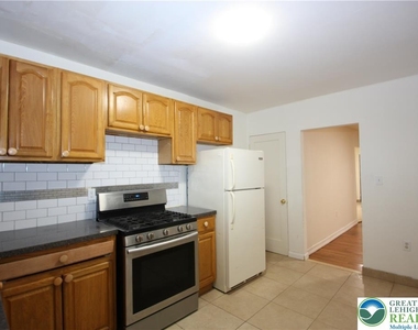 320 N Law Street - Photo Thumbnail 9