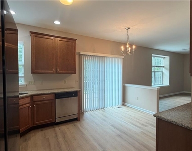 2288 Creekside Drive - Photo Thumbnail 5