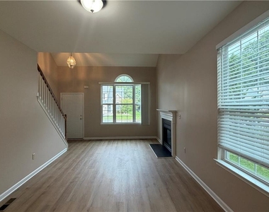 2288 Creekside Drive - Photo Thumbnail 2