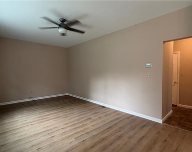 2288 Creekside Drive - Photo Thumbnail 9
