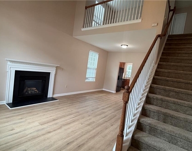 2288 Creekside Drive - Photo Thumbnail 4