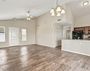 2100 Tim Foster Street - Photo Thumbnail 6