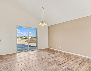 2100 Tim Foster Street - Photo Thumbnail 7