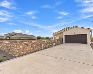 2100 Tim Foster Street - Photo Thumbnail 3