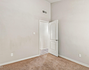 2100 Tim Foster Street - Photo Thumbnail 15