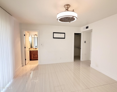 8500 Edgemere Boulevard - Photo Thumbnail 11