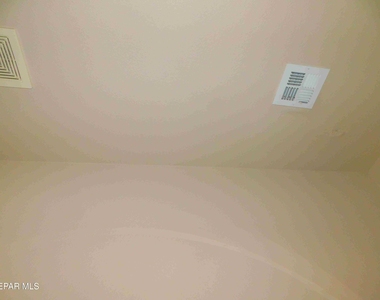10021 Railroad Drive - Photo Thumbnail 8