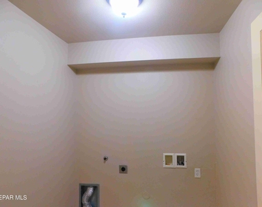 10051 Railroad Drive - Photo Thumbnail 9