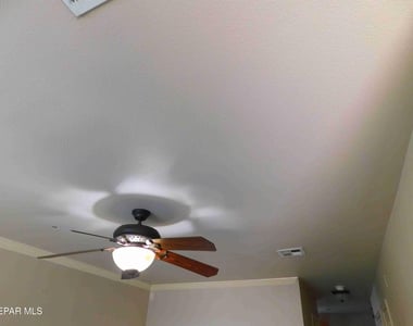 10051 Railroad Drive - Photo Thumbnail 4