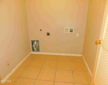 10051 Railroad Drive - Photo Thumbnail 8