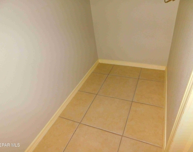 10051 Railroad Drive - Photo Thumbnail 6
