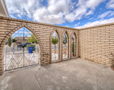 3232 Slocum Street - Photo Thumbnail 3