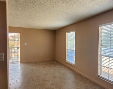 1917 Karen Sue Place - Photo Thumbnail 5
