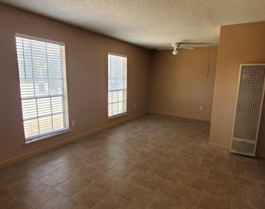 1917 Karen Sue Place - Photo Thumbnail 6