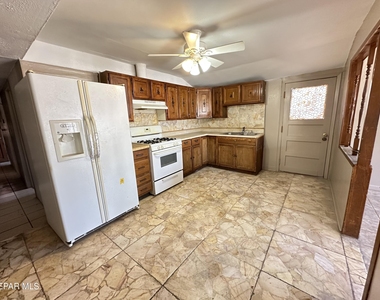 8920 Kenneth Street - Photo Thumbnail 4