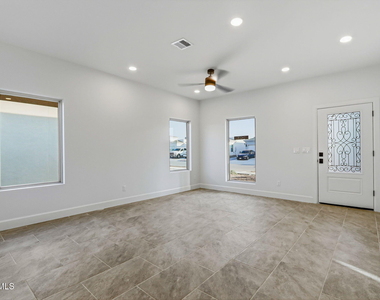 12336 Jack Vowell Way - Photo Thumbnail 7