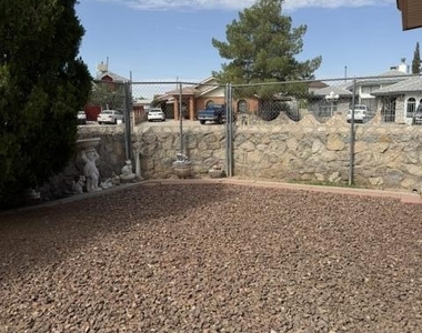 8282 Lucky Drive - Photo Thumbnail 22