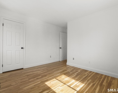 6-6 Van Buskirk Avenue - Photo Thumbnail 12