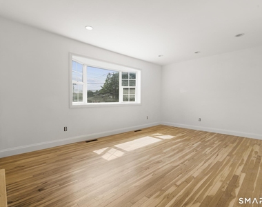 6-6 Van Buskirk Avenue - Photo Thumbnail 11