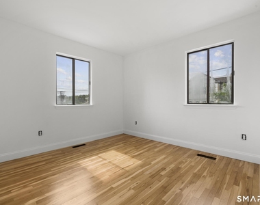 6-6 Van Buskirk Avenue - Photo Thumbnail 14