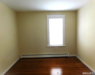 129 Kent Avenue - Photo Thumbnail 6