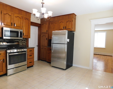 129 Kent Avenue - Photo Thumbnail 2