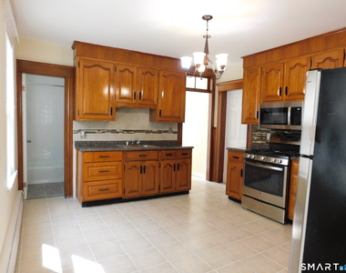 129 Kent Avenue - Photo Thumbnail 1