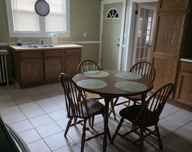 105 Windsor Street - Photo Thumbnail 5