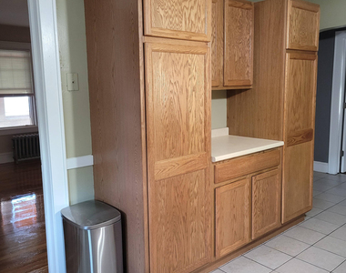 105 Windsor Street - Photo Thumbnail 4