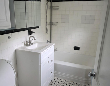 105 Windsor Street - Photo Thumbnail 8