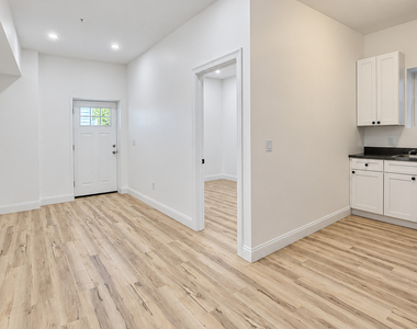 170 Pearl Street - Photo Thumbnail 2